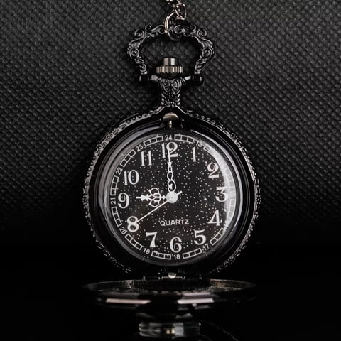 Нов Джобен часовник черен с компас бели цифри числа хубав, град Радомир | Часовници - снимка 2