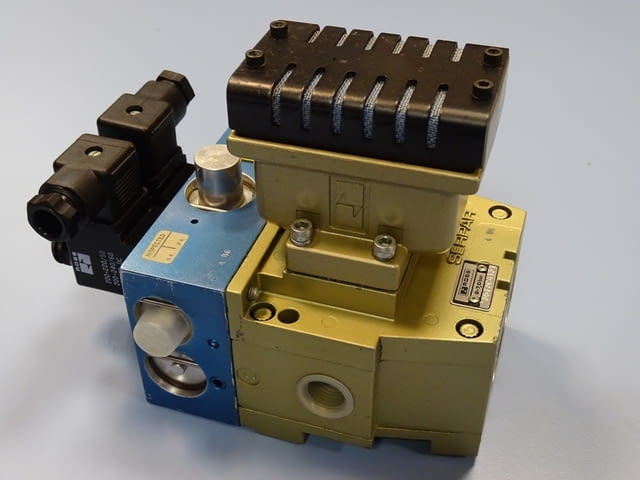 Пневматичен разпределител за преса Ross 3573C4131 solenoid valve - снимка 2