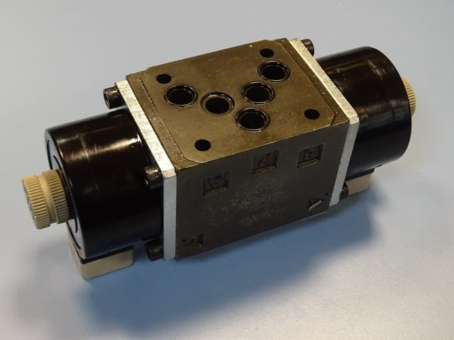 Хидравличен разпределител ATOS DKI-1714/8/11 directional valve - снимка 5