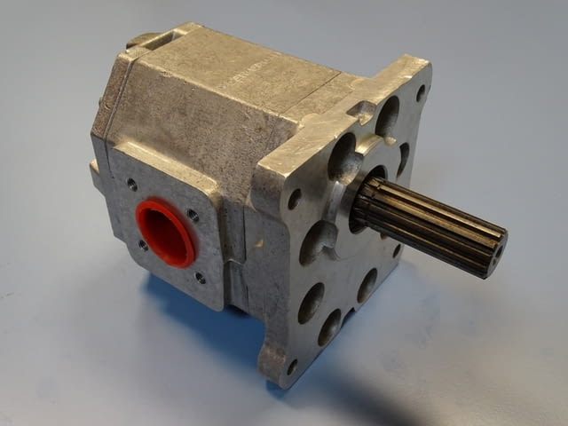 Хидравлична помпа Hydro-Meca 328486 Hydraulic pump, city of Plovdiv | Industrial Equipment - снимка 1