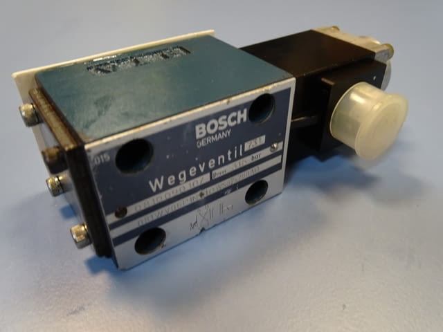 Хидравличен разпределител BOSCH 0810 090107 directional control valve 081WV06 - снимка 7