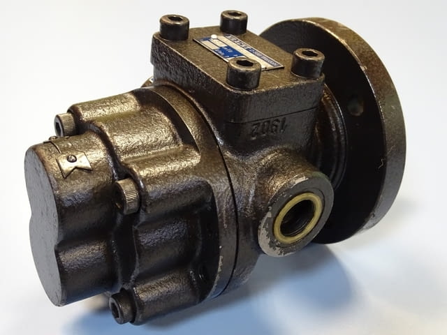 Хидравлична помпа KRACHT FMVZ 1/30 R 7DE1 Reduction Gear Oil Pump 13.6cm3 - снимка 3