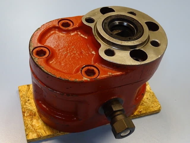 Хидравлична зъбна помпа TOS JHZJ 16/79 hydraulic pump, city of Plovdiv | Industrial Equipment - снимка 2