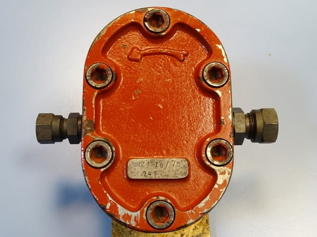 Хидравлична зъбна помпа TOS JHZJ 16/79 hydraulic pump, city of Plovdiv | Industrial Equipment - снимка 8