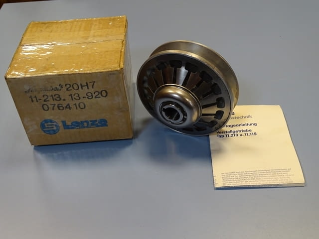 Вариаторна шайба Lenze 11-213.13-920 variable speed pulley 20H7 Ф130/Ф20 - снимка 1