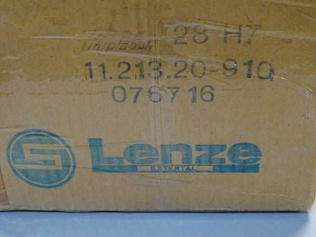 Вариаторна шайба Lenze 11-213.20-910 variable speed pulley 28H7 Ф205/Ф28 - снимка 12