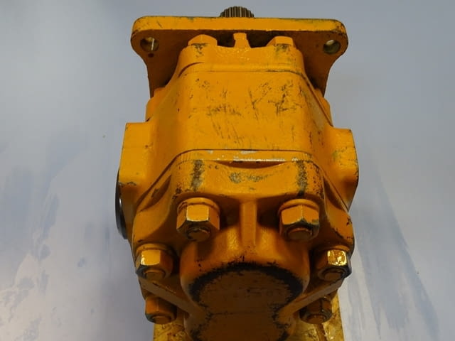 Хидравлична помпа за булдозер Komatsu Hydraulic pump for Bulldozer D85C-1/D155A-1 - снимка 4