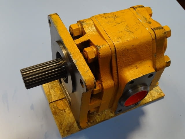 Хидравлична помпа за булдозер Komatsu Hydraulic pump for Bulldozer D85C-1/D155A-1 - снимка 5