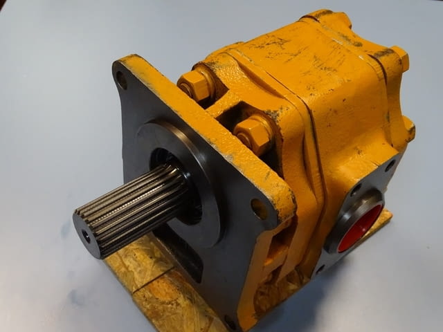 Хидравлична помпа за булдозер Komatsu Hydraulic pump for Bulldozer D85C-1/D155A-1 - снимка 7