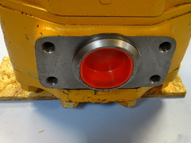 Хидравлична помпа за булдозер Komatsu Hydraulic pump for Bulldozer D85C-1/D155A-1 - снимка 12