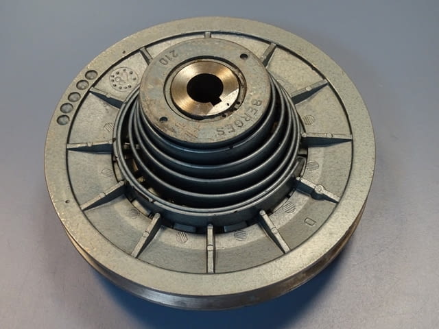 Вариаторна шайба Berges 210 double variable speed pulley Ф220/Ф22 - снимка 2