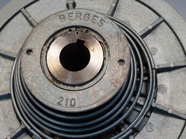 Вариаторна шайба Berges 210 double variable speed pulley Ф220/Ф22 - снимка 11