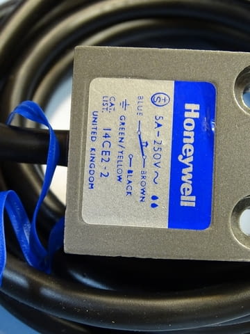 Краен изключвател Honeywell 14CE2-2 limit switch 5A 250VAC, град Пловдив | Промишлено Оборудване - снимка 3