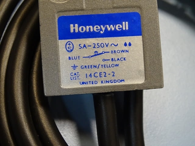 Краен изключвател Honeywell micro-switch 14CE2-2 5A 250VAC, city of Plovdiv - снимка 4