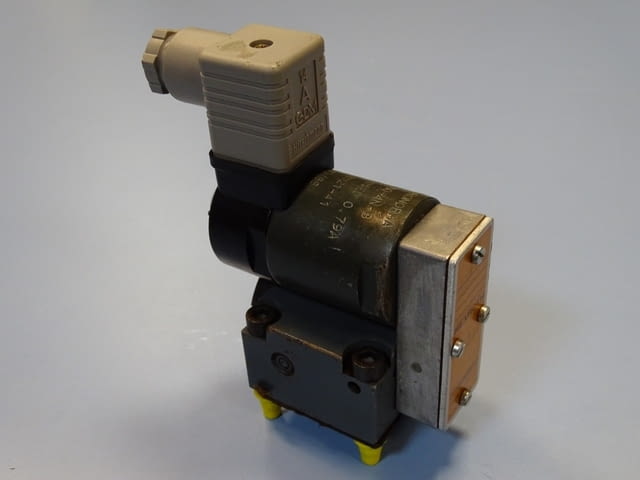 Хидравличен разпределител Rexroth 3SE6C20/315G24NZ4P Directional seat valve - снимка 7