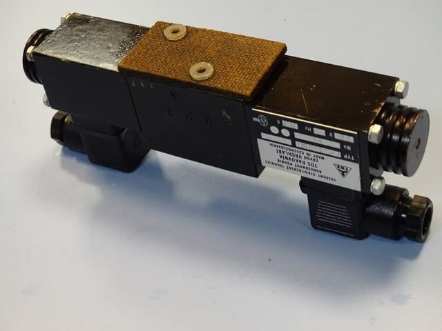 Хидравличен разпределител TOS RSE 1-042J15-1700 24VDC solenoid hidraulic valve - снимка 8