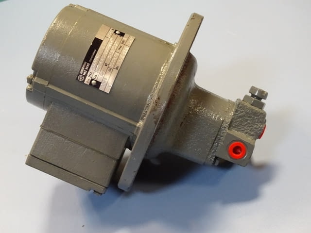 Емулсионна помпа MEZ Brno 3CZA05X 220/380V emulsion pump, city of Plovdiv - снимка 5