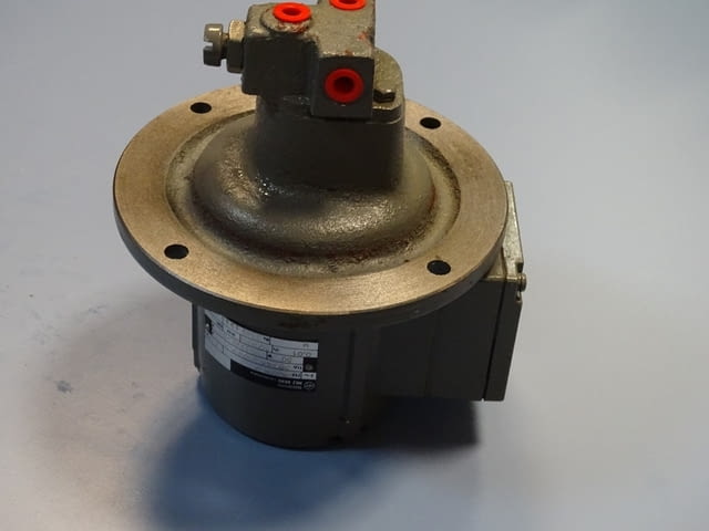 Емулсионна помпа MEZ Brno 3CZA05X 220/380V emulsion pump, city of Plovdiv - снимка 9