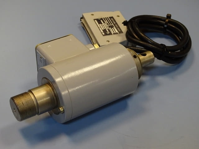 Тензо-датчик VEB Robotron Messelektronik ”Otto Schon” 10200Tension Force Sensor 10kN - снимка 1