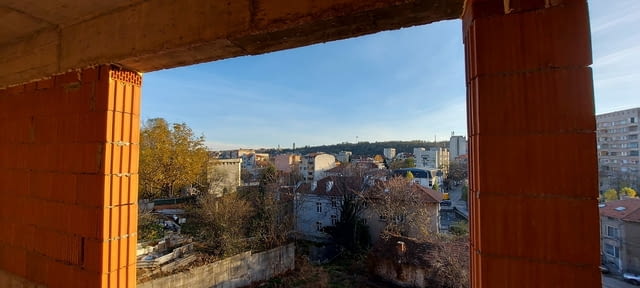 Просторен ТРИСТАЕН АПАРТАМЕНТ с атрактивно местоположение, city of Haskovo - снимка 1