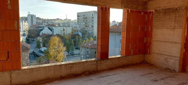 Просторен ТРИСТАЕН АПАРТАМЕНТ с атрактивно местоположение, city of Haskovo - снимка 3