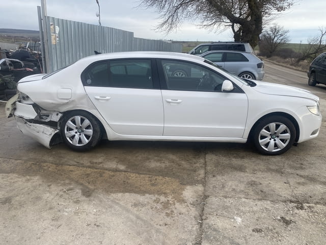 Skoda SuperB 2. 0 TDI 170 кс. , 4x4, 6ск. , двигател CFG B, 115 000 км. , 2011 г. , euro 5, Шкода С - снимка 3