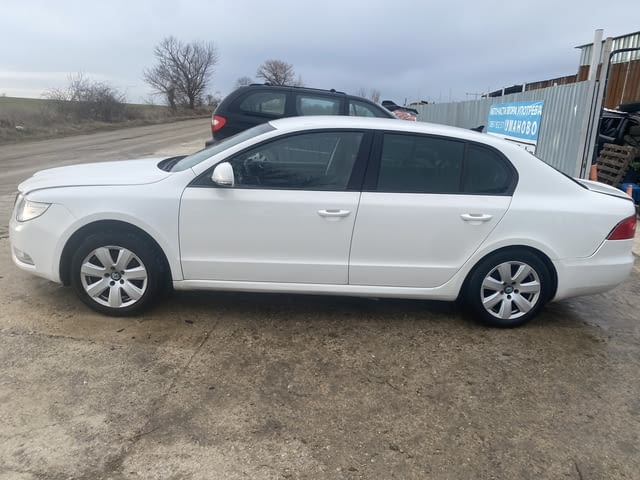 Skoda SuperB 2. 0 TDI 170 кс. , 4x4, 6ск. , двигател CFG B, 115 000 км. , 2011 г. , euro 5, Шкода С - снимка 4