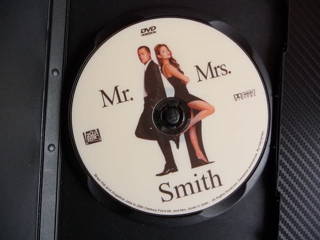 Мистър и мисис Смит екшън Брат Пит Анджелина Джоли филм DVD, city of Radomir - снимка 2
