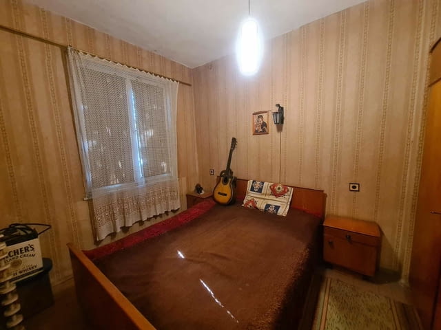 ***Самостоятелна градска КЪЩА с голям потенциал***, city of Haskovo | Houses & Villas - снимка 6