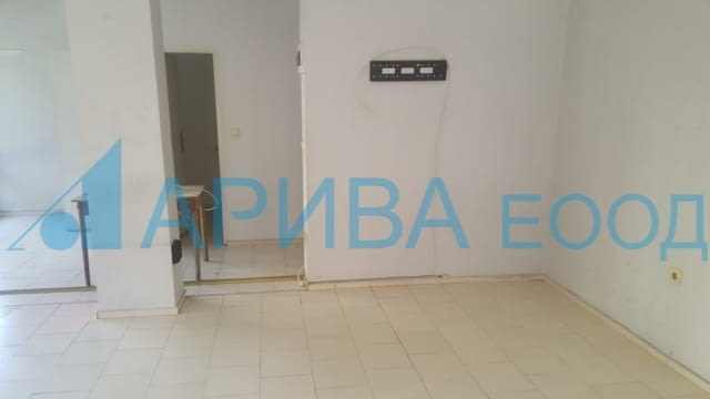 Магазин /аптека/ под наем в център Хасково 45 m2, Air Conditioning - city of Haskovo | Stores - снимка 10