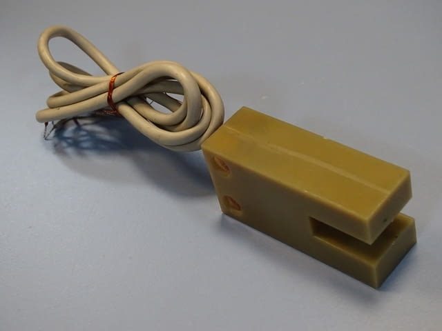 Индуктивен датчик DDR RFT Ursaflop 2.2702/01 proximity sensor slotted initiator - снимка 4