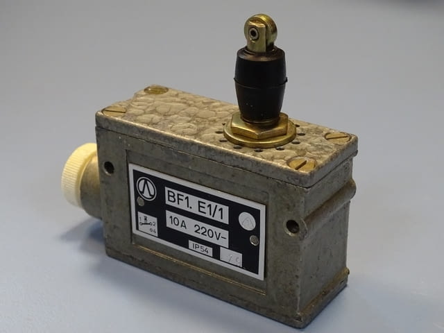 Краен изключвател DDR VEB RTF Robotron BF1.E1/1 Limit Switch 10A 220V - снимка 1