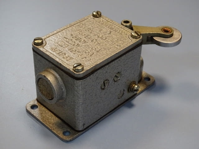 Краен изключвател ВК 300 АУ2 6A/380VАС рамо с една ролка, град Пловдив | Промишлено Оборудване - снимка 2