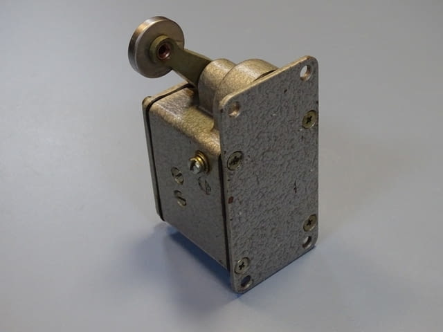 Краен изключвател ВК 300 АУ2 6A/380VАС рамо с една ролка, град Пловдив | Промишлено Оборудване - снимка 5