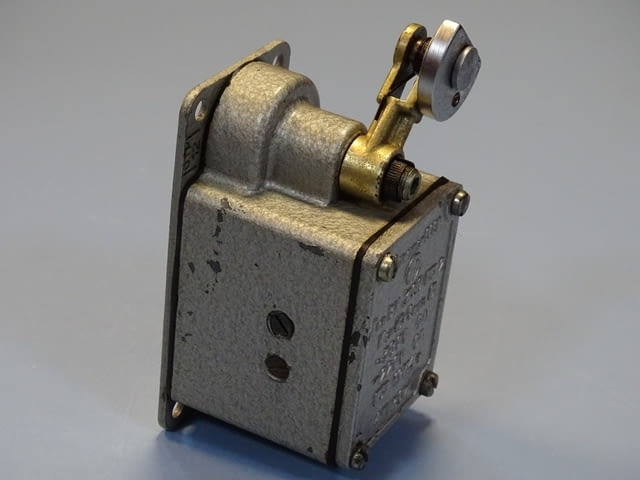 Краен изключвател ВК 300 АЭ2 6A/380VАС рамо с една ролка, град Пловдив | Промишлено Оборудване - снимка 2