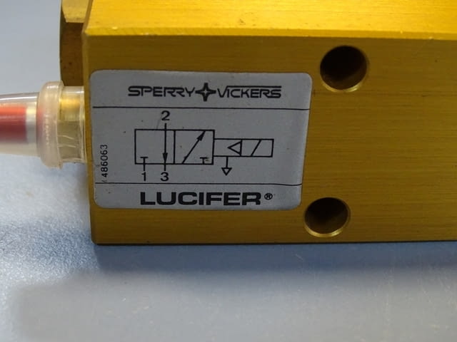 Пневматичен вентил Sperry Vickers Lucifer 331F74 pneumatic valve 24VDC - снимка 2