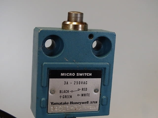 Краен изключвател Yamatake Honeywell 14CE1-3J limit switch 3A 250VAC - снимка 4