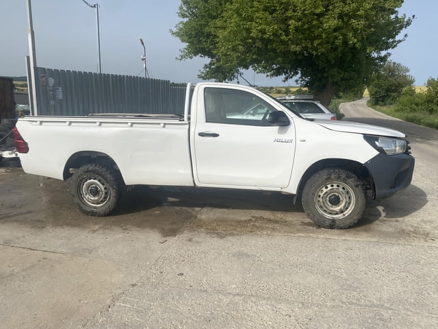 Toyota Hilux Pickup 2.4 D 4WD, 150 кс., двигател 2GDFTV, GUN125L-BNFSHW, 6 ск., 152 000 км., 2016 г. - снимка 3