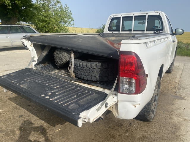 Toyota Hilux Pickup 2.4 D 4WD, 150 кс., двигател 2GDFTV, GUN125L-BNFSHW, 6 ск., 152 000 км., 2016 г. - снимка 4