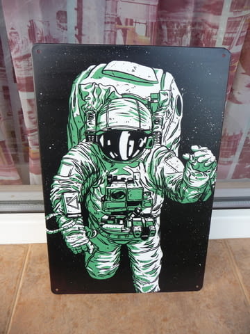 Метална табела космонавт астронавт космос луна гравитация, град Радомир | Картини - снимка 1