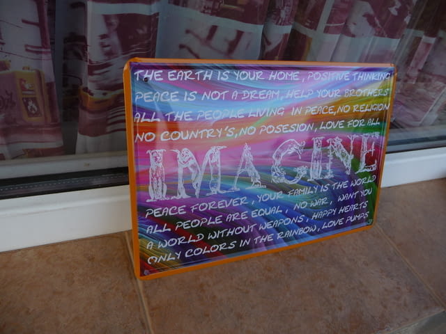 Метална табела надпис послание за мир красота благоденствие, град Радомир - снимка 2