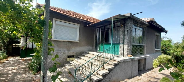 Самостоятелна КЪЩА с парцел в кв. Болярово гр. Хасково, city of Haskovo | Houses & Villas - снимка 2