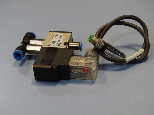 Пневматичен разпределител SMC VK 332-500-M5-0 solenoid valve 24VDC - снимка 4