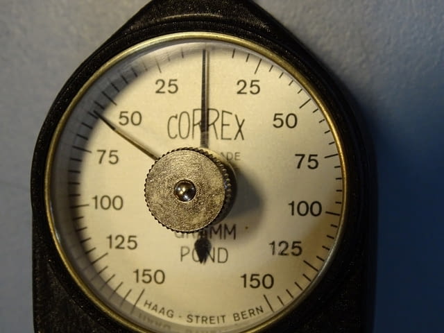 Грамометър CORREX HAAG-STREIT Bern tension gauge Gramm Pond 0-150/150-0 - снимка 7