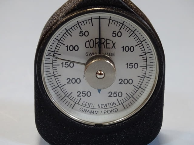 Грамометър CORREX HAAG-STREIT Bern tension gauge Gramm Pond 250-0-250 - снимка 4