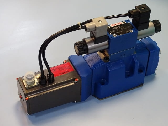 Хидравличен разпределител Rexroth 4WRKE 16 E200L-32/6EG24ETK31/A1D3M Control Valve - снимка 2