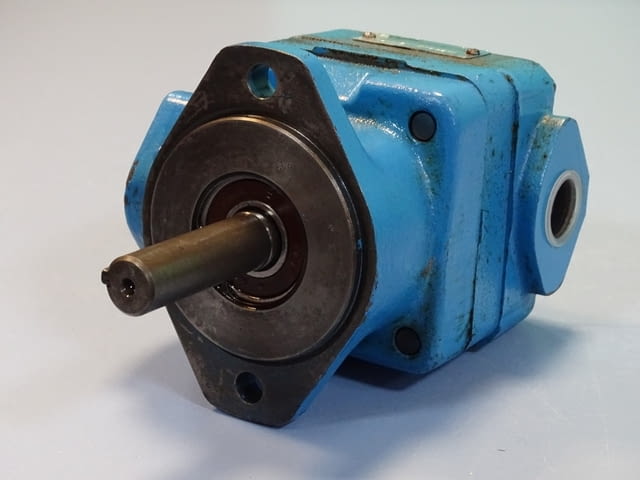 Хидравлична помпа Vickers V210 9W 1A12S214 Hydraulic vane pump - снимка 6