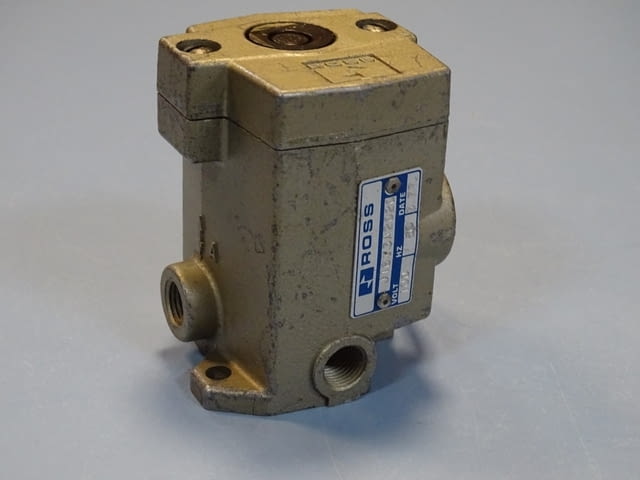 Пилотен пневматичен разпределител за преси ROSS J1613A2020 pneumatic valve 100V - снимка 1