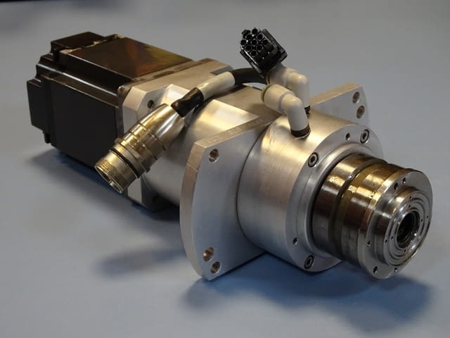 Серво мотор MITSUBISHI HC-UFS43K AC servo motor, куплунг R+W, корпус IPW-070 L23 - снимка 2