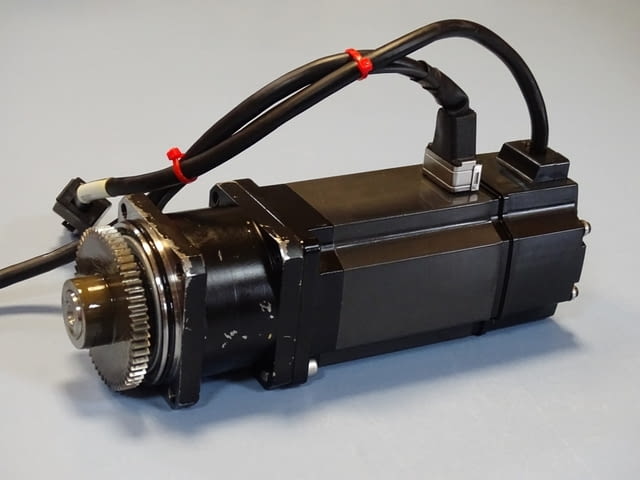 Серво мотор MITSUBISHI HC-KFS43-S23 AC servo motor 129V 3000min-1 - снимка 5